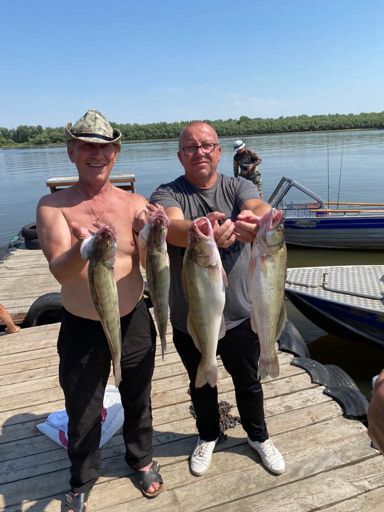 Сом и судак, прекрасная рыбалка в июле, преимущественно на троллинг.