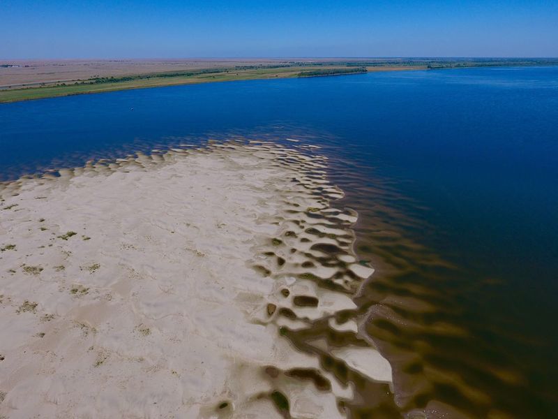 Барханы. Акватория. Остров.