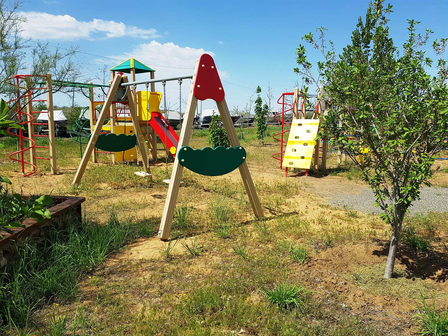 Территория базы